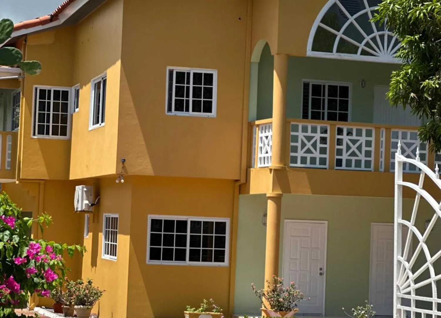 Evelyn Villa Tower Isle